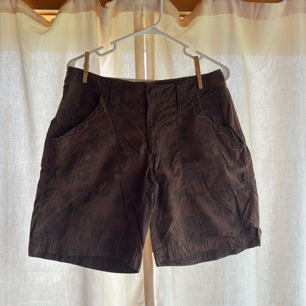 Brown Cargo Shorts with Relaxed Fit and Belt Loops